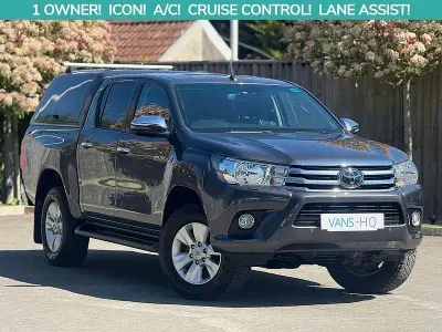 Usado Toyota HiLux 150 CV (110 kW) 2020 Gris Pickup/Camioneta