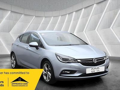 Used Vauxhall Astra SRi 150 HP (110 kW) 2017 Silver Hatchback