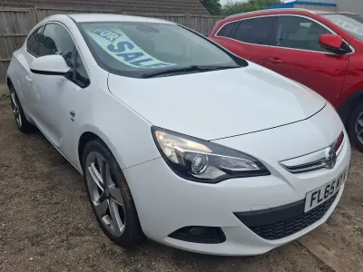 Used Vauxhall Astra GTC SRi 2015 White Hatchback