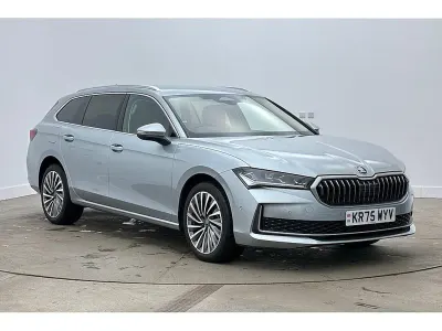 Used Skoda Superb LAURIN & KLEMENT 142 HP (104 kW) 2025 Pebble silver metallic Estate