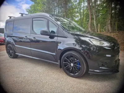 Begagnad Ford Transit Trend 120 HK (88 kW) 2022 Svart Kombi