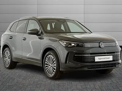 Usado VW Tiguan Match 150 HP (110 kW) 2025 Cinzento SUV