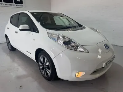 Used Nissan Leaf Tekna 80 kW (109 HP) 2014 White Hatchback