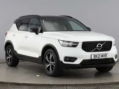 Begagnad Volvo XC40 R-Design 163 HK (119 kW) 2021 Vit SUV