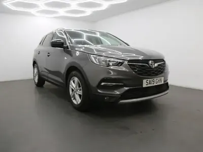 Used Vauxhall Grandland X Design Edition 131 HP (96 kW) 2019 Grey SUV
