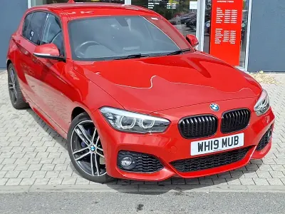 Usado BMW 118 Efficient Dynamics 136 CV (100 kW) 2019 Rojo Utilitario
