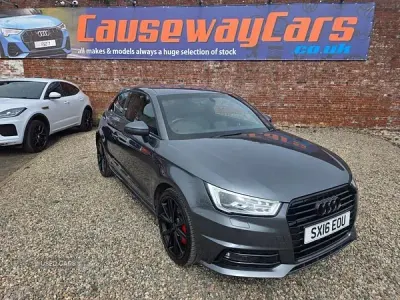 Używany Audi A1 Black Edition 116 KM (85 kW) 2016 Szary Hatchback