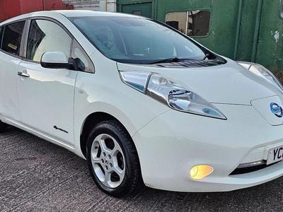 Used Nissan Leaf Acenta 80 kW (109 HP) 2015 White Hatchback