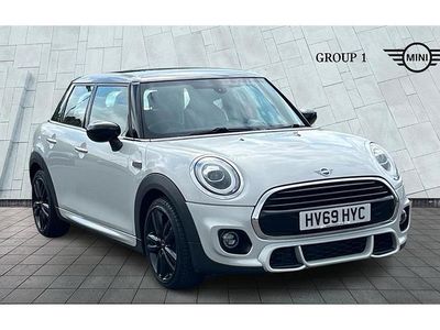 Begagnad Mini Cooper Comfort 136 HK (100 kW) 2019 Vit Halvkombi