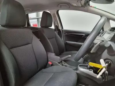 Used Honda Jazz SE 102 HP (75 kW) 2019 Silver Hatchback