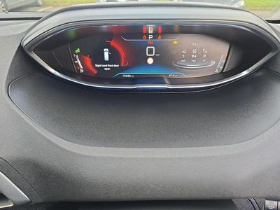 Used Peugeot 5008 Allure 129 HP (94 kW) 2019 Blue MPV