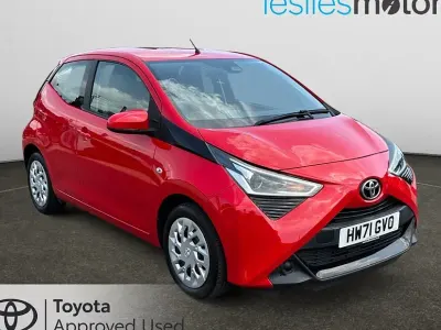 Used Toyota Aygo X-play 72 HP (52 kW) 2021 Red Hatchback