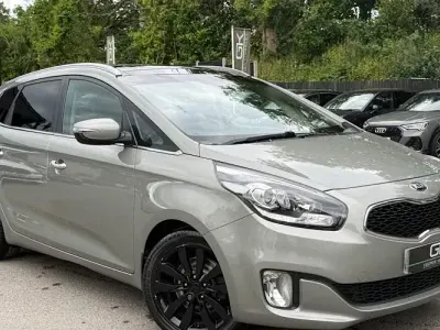 Used Kia Carens