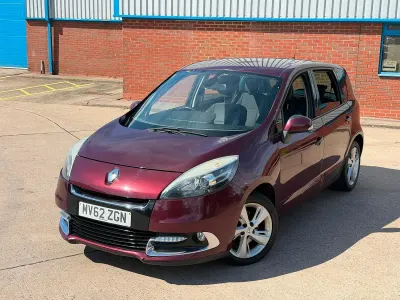 Used Renault Scénic III Dynamique 110 HP (80 kW) 2012 Red MPV