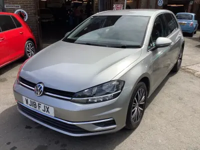 Używany VW Golf VII SE 125 KM (91 kW) 2018 Srebrny Hatchback