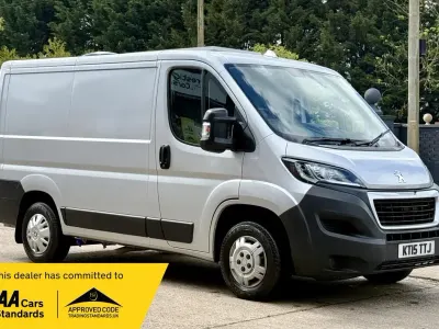 Second-hand Peugeot Boxer 110 CP (80 kW) 2015 Argintiu Van