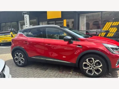 Used Renault Captur SE 160 HP (117 kW) 2022 Red SUV