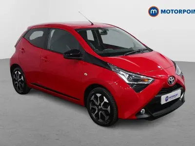 Second-hand Toyota Aygo Trend 72 CP (52 kW) 2019 Roșu Hatchback