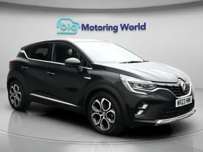 Begagnad Renault Captur Techno 143 HK (105 kW) 2023 Svart SUV