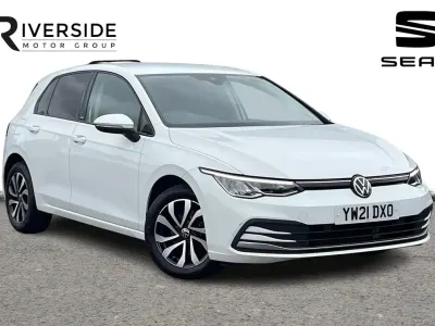 Używany VW Golf VIII Active 130 KM (95 kW) 2021 Biały Hatchback