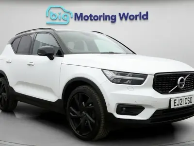 Usado Volvo XC40 R-Design Pro 250 CV (183 kW) 2021 Blanco SUV