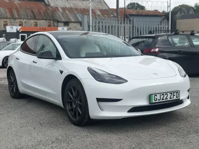 Used Tesla Model 3 Standard Range 235 kW (320 HP) 2022 White Sedan