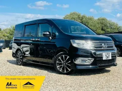 Używany Honda Stepwgn Cool 2012 Czarny Minivan