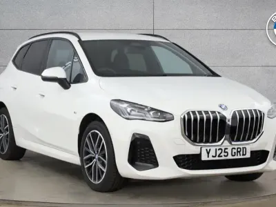 Begagnad BMW 225 Active Tourer M Sport 242 HK (177 kW) 2025 Vit Minibuss