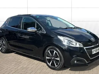Used Peugeot 208 Allure Premium 82 HP (60 kW) 2018 Black Hatchback