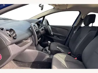 Używany Renault Clio IV Play 90 KM (66 kW) 2019 Niebieski Hatchback