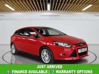 Używany Ford Focus Zetec 105 KM (77 kW) 2013 Czerwony Hatchback