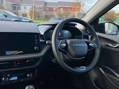 Ny Skoda Fabia SE 2025 Svart Halvkombi