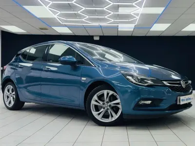 Used Vauxhall Astra SRi 110 HP (80 kW) 2016 Blue Hatchback