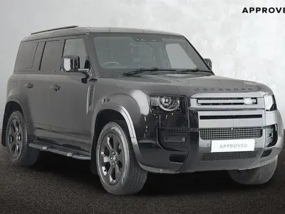 Usado Land Rover Defender SE Dynamic 249 HP (183 kW) 2024 Preto SUV