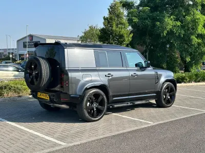Used Land Rover Defender HSE Dynamic 350 HP (257 kW) 2024 Grey SUV