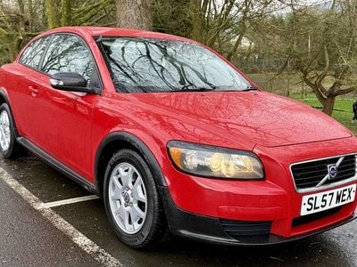 Usado Volvo C30 170 CV (125 kW) 2007 Rojo Utilitario