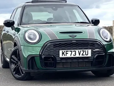 Begagnad Mini Cooper S Sport 2023 Grön Halvkombi