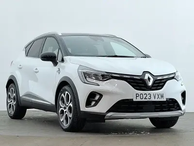 Begagnad Renault Captur Techno 142 HK (104 kW) 2023 Vit SUV