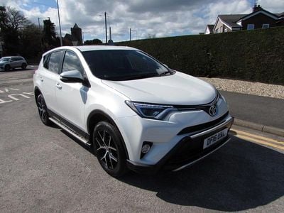 Used Toyota RAV4 143 HP (105 kW) 2016 White SUV