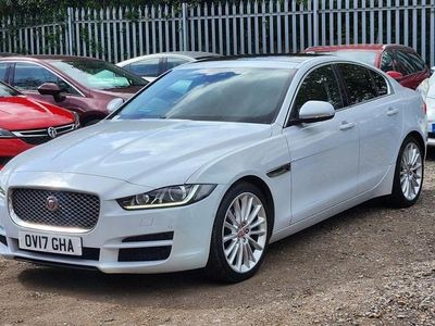 Used Jaguar XE Portfolio 180 HP (132 kW) 2017 White Sedan