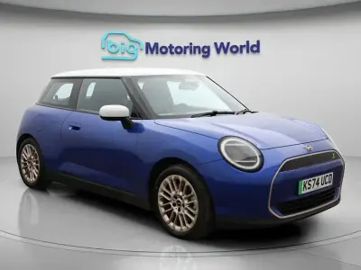 Used Mini Cooper SE Exclusive 160 kW (218 HP) 2024 Blue Hatchback