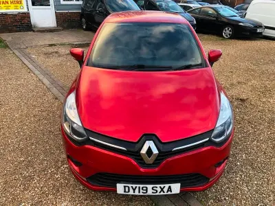 Used Renault Clio Iconic 90 HP (66 kW) 2019 Red Hatchback