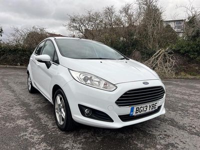 Used Ford Fiesta Zetec 82 HP (60 kW) 2013 White Hatchback