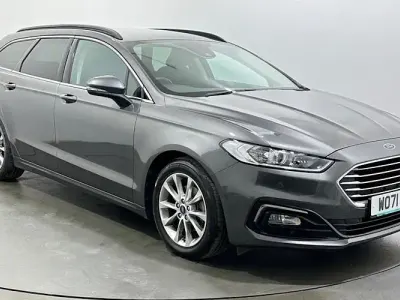 Begagnad Ford Mondeo Zetec 188 HK (138 kW) 2021 Grå Kombi