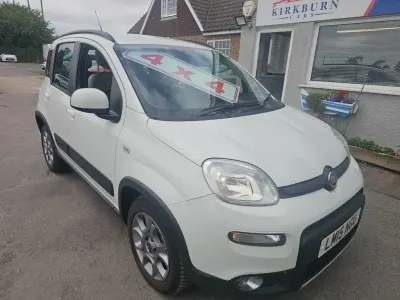 Used Fiat Panda 4x4 85 HP (62 kW) 2015 White Hatchback