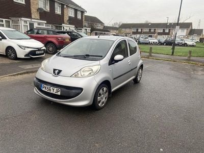 Used Peugeot 107 68 HP (50 kW) 2006 Silver Hatchback