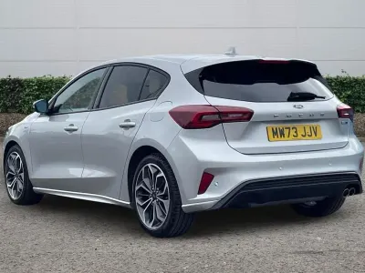 Used Ford Focus ST-Line X 155 HP (114 kW) 2023 Silver Hatchback