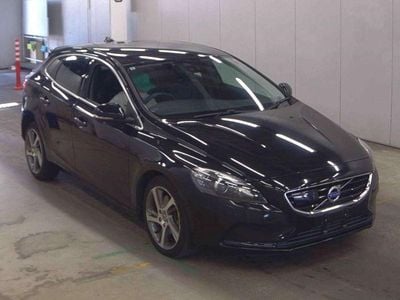 Used Volvo V40 2016 Black Hatchback
