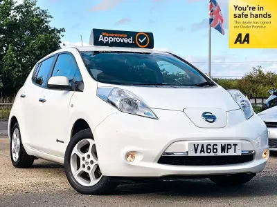 Used Nissan Leaf Acenta 30 kW (41 HP) 2017 White Hatchback