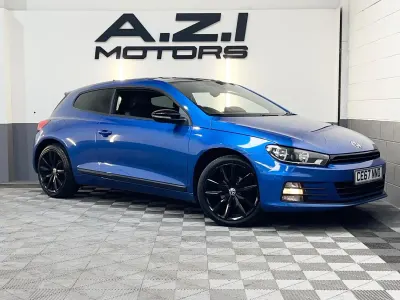Usado VW Scirocco Black Edition 125 CV (91 kW) 2017 Azul Coupe